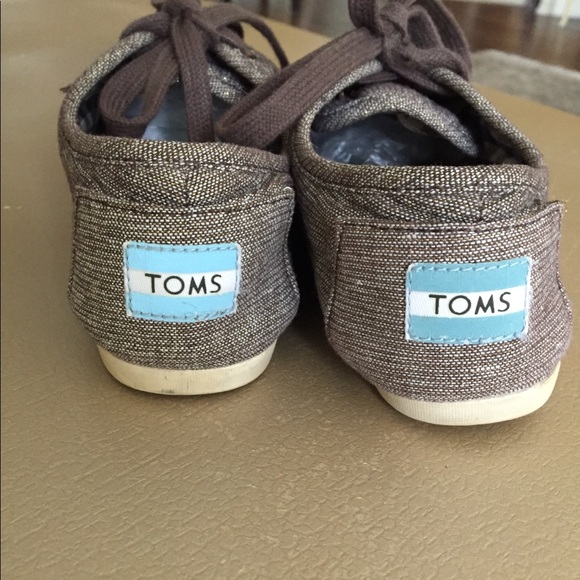 TOMS - Picture 2 of 6